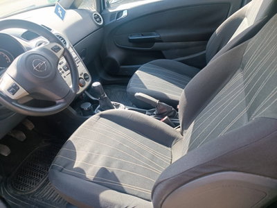 Opel Corsa 1.2 3 porte Enjoy (6)