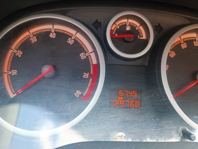 Opel Corsa 1.2 3 porte Enjoy (9)