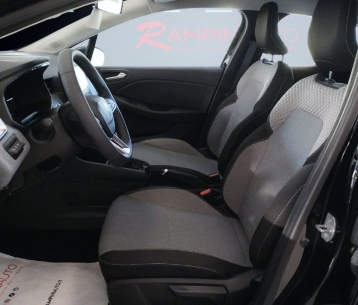 Renault Clio 1.0 tce Evolution Gpl 100cv (13)