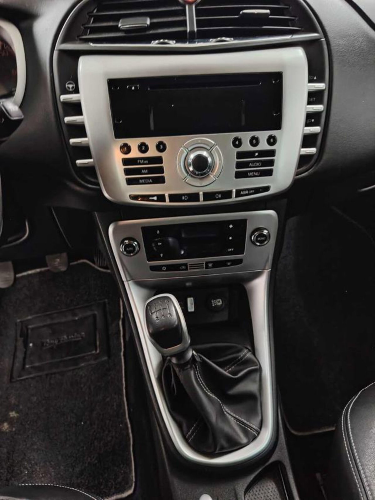 Lancia Delta 1.6 MJT DPF Business (5)