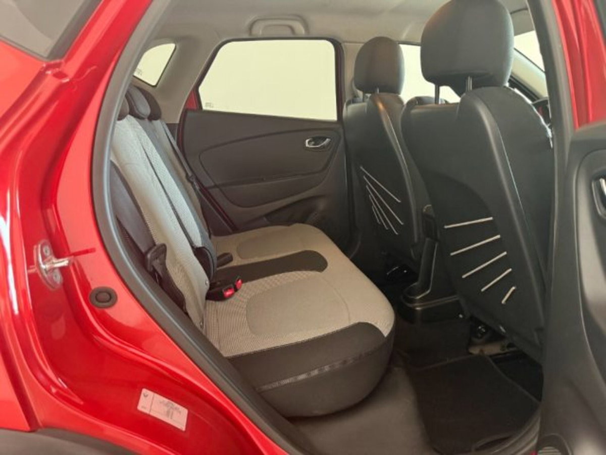 Renault Captur 1.2 TCe 120 CV EDC Energy R-Link (8)