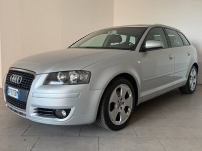 Audi A3 Sportback 2.0 16V TDI Ambition (2)