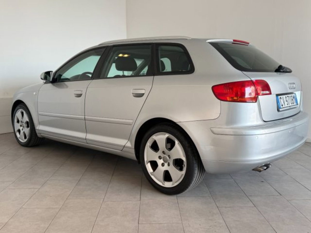 Audi A3 Sportback 2.0 16V TDI Ambition (4)
