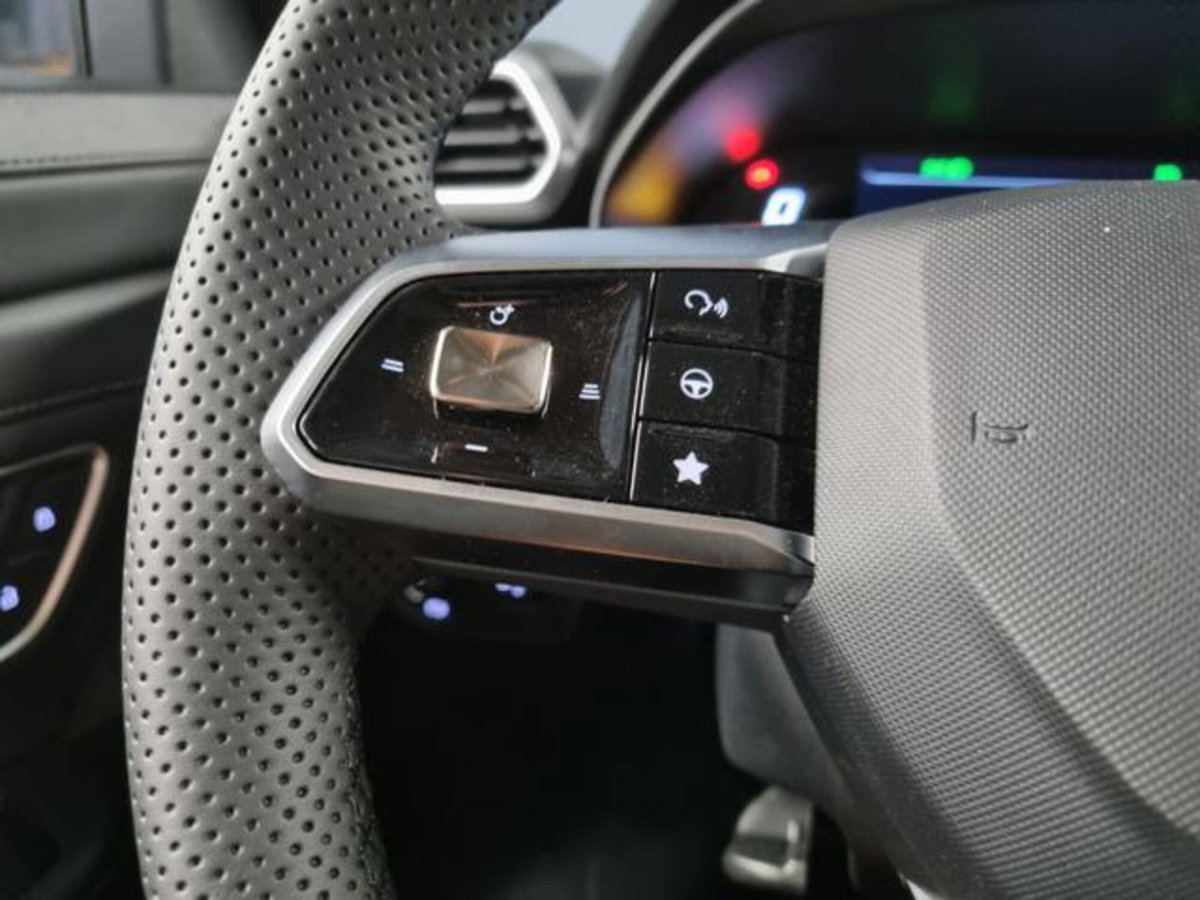 Mg ZS ZS 1.5 Luxury (16)
