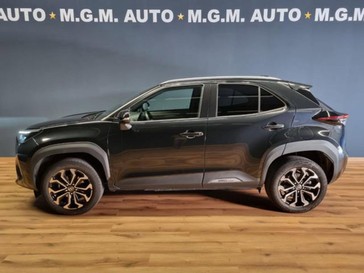 Toyota Yaris Cross 1.5 Hybrid 5p. E-CVT AWD-i Trend (2)