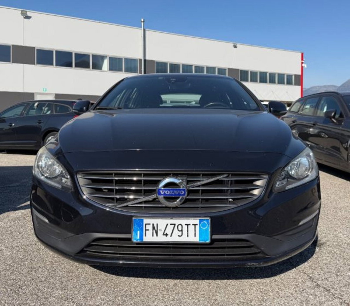 Volvo V60 D3 Geartronic Business (2)