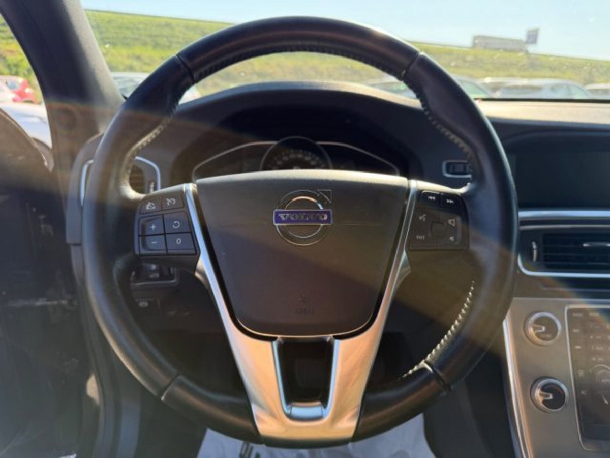 Volvo V60 D3 Geartronic Business (9)