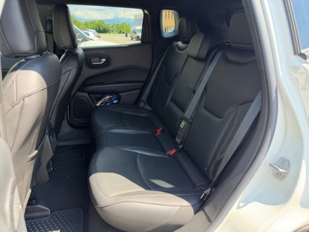 Jeep Compass 1.3 T4 240CV PHEV AT6 4xe S (13)