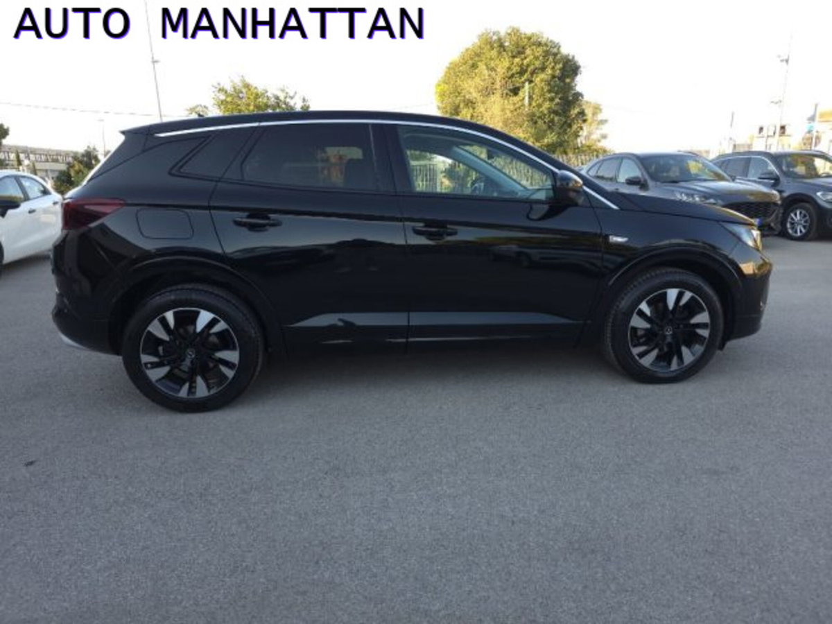 Opel Grandland 1.5 diesel Ecotec aut. Business Elegance (2)
