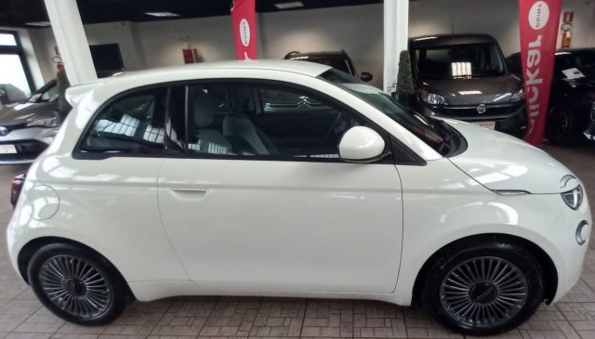 Fiat 500e Icon Berlina 42 kWh (2)