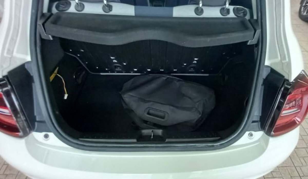 Fiat 500e Icon Berlina 42 kWh (5)