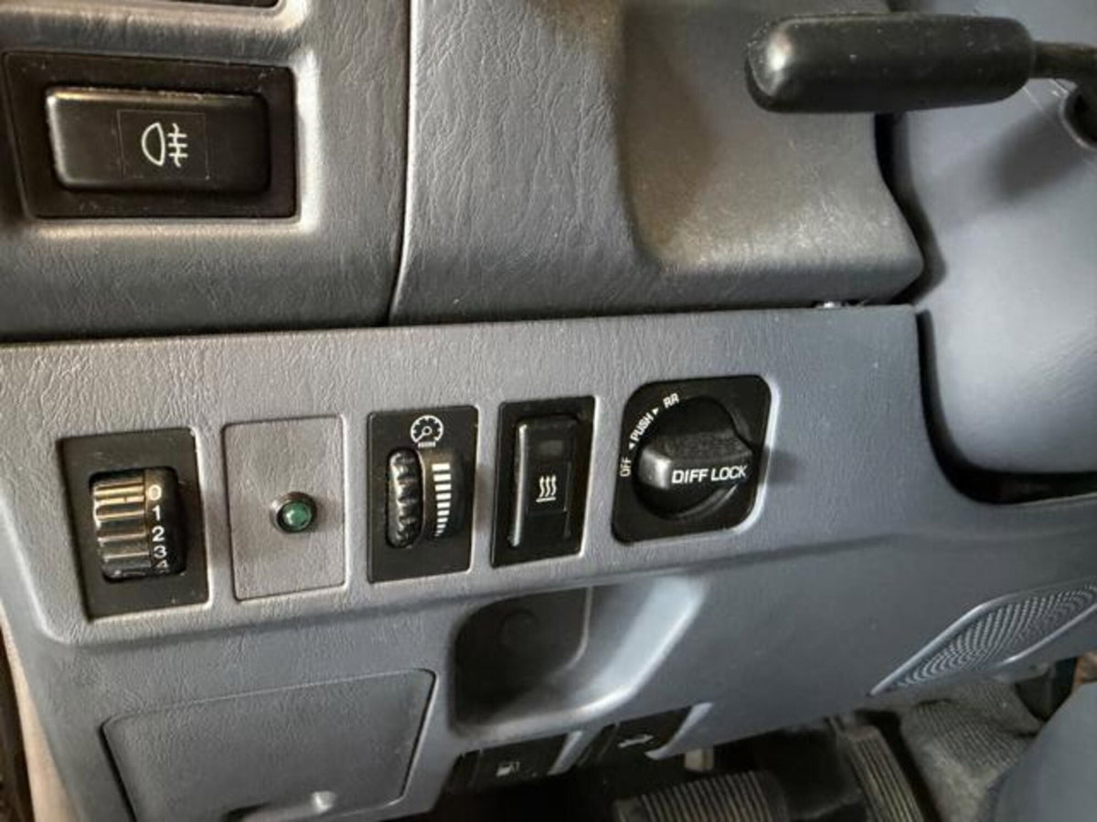 Toyota Land Cruiser Tdi D-4D cat 3 porte KDJ90 GX (10)