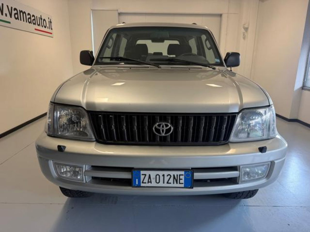 Toyota Land Cruiser Tdi D-4D cat 3 porte KDJ90 GX (2)
