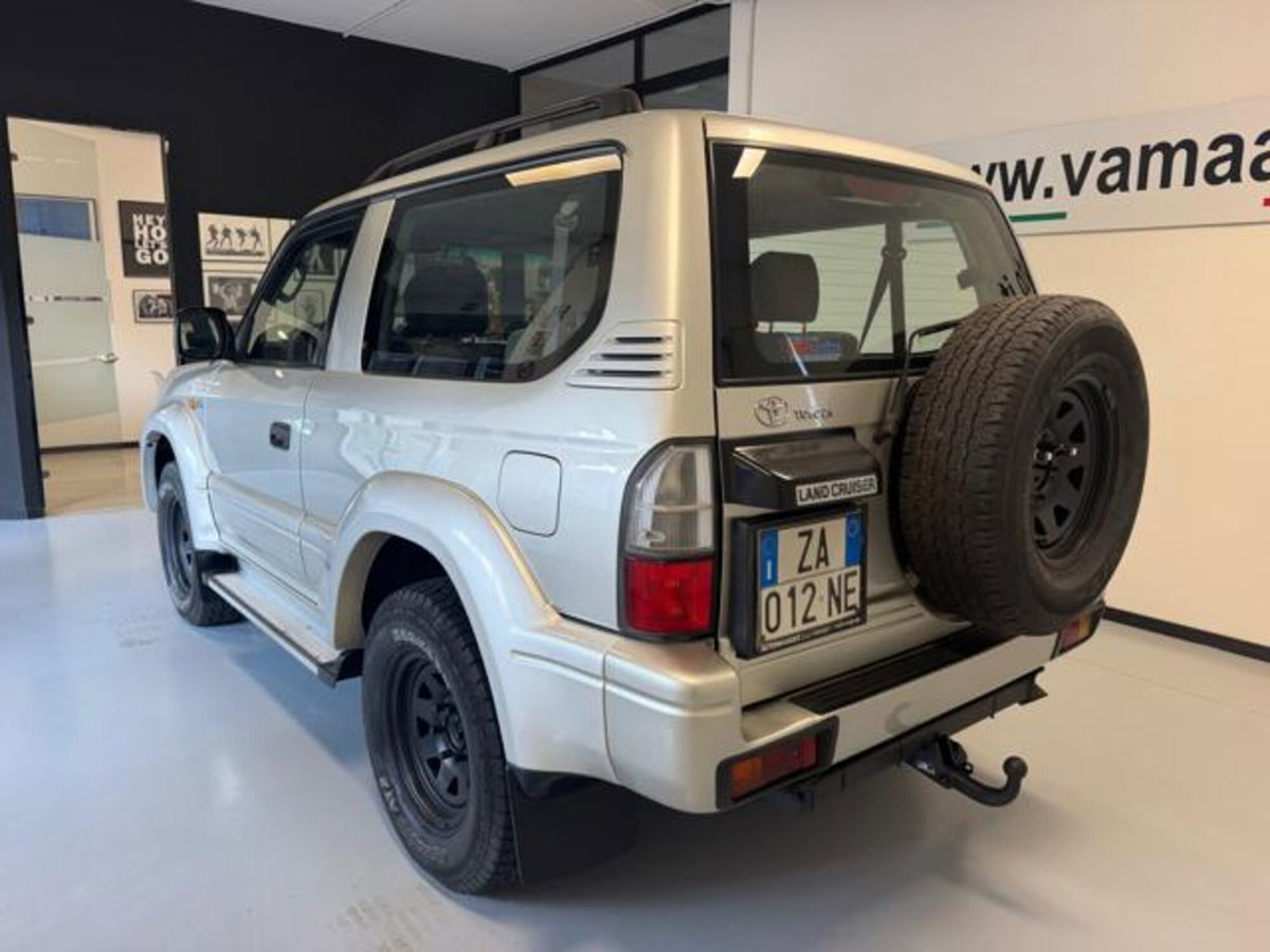 Toyota Land Cruiser Tdi D-4D cat 3 porte KDJ90 GX (6)