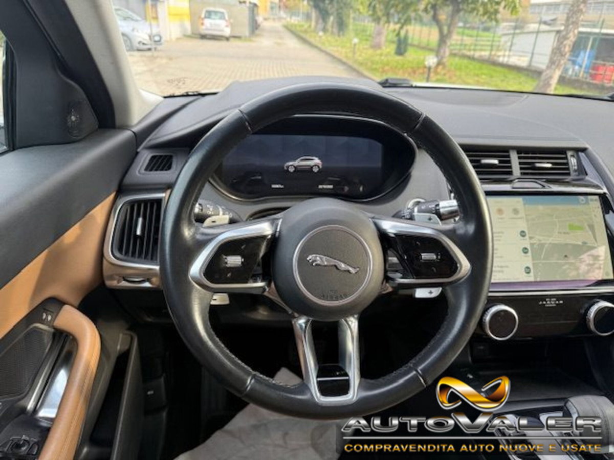 Jaguar E-Pace 2.0D I4 163 CV (11)