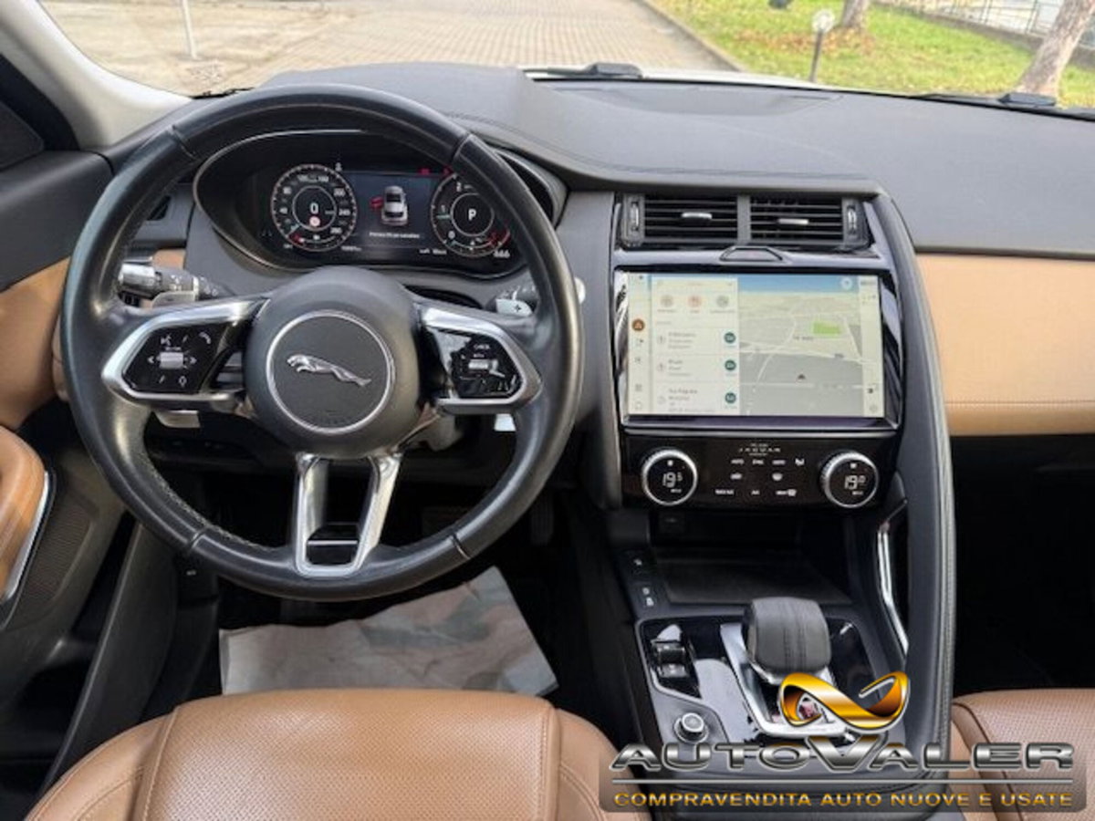 Jaguar E-Pace 2.0D I4 163 CV (14)