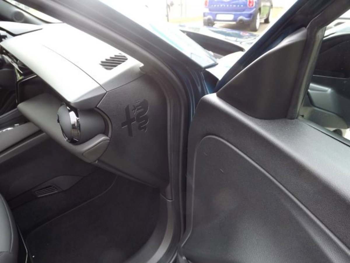 Alfa Romeo Junior 1.2 ibrida 145cv edct6 (14)