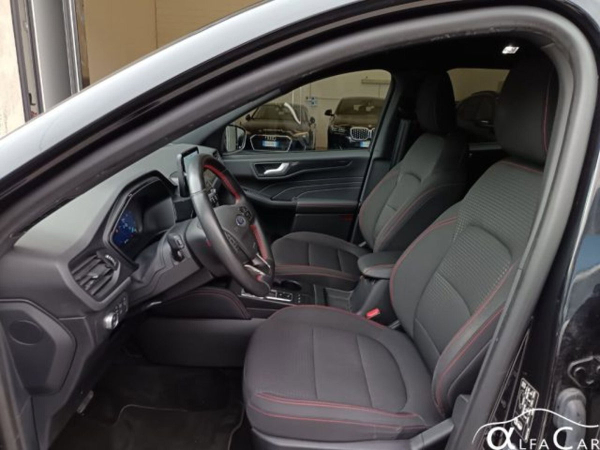 Ford Kuga 2.5 Full Hybrid 190 CV CVT 2WD ST-Line Design (9)