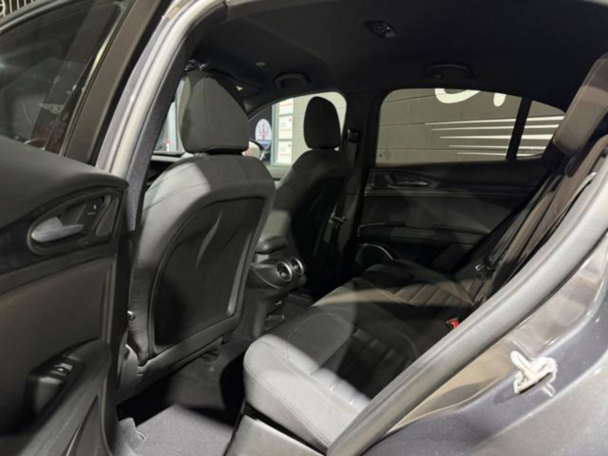 Alfa Romeo Stelvio Stelvio 2.2 Turbodiesel 160 CV AT8 RWD Sprint (11)