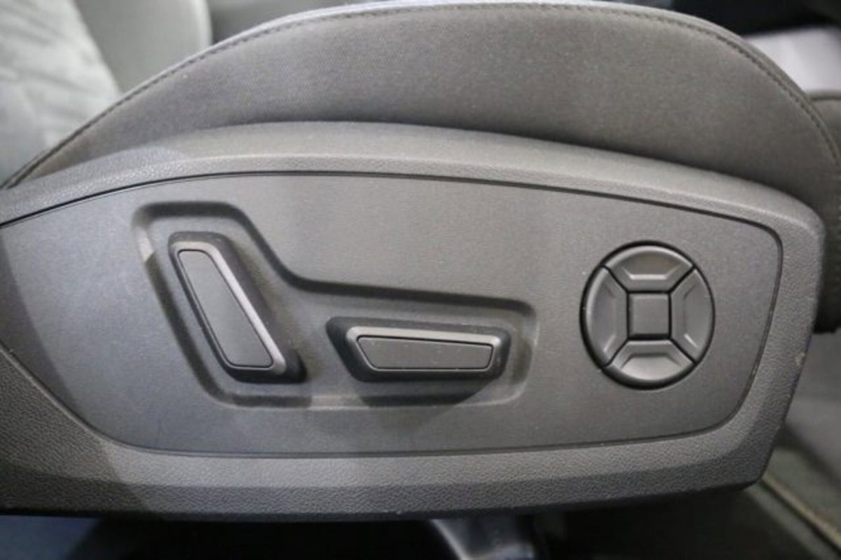 Audi A6 Avant 40 2.0 TDI quattro ultra S tronic Business (12)