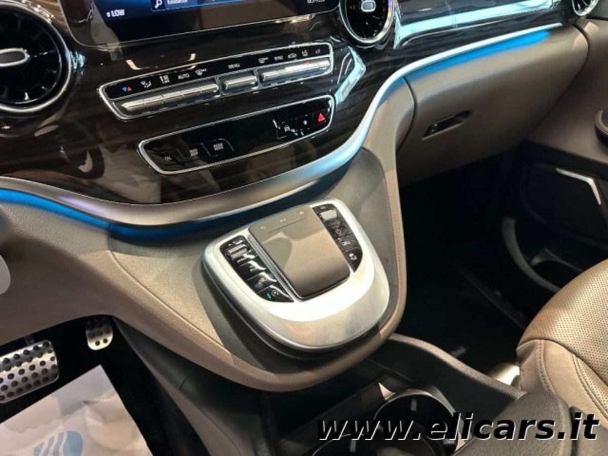 Mercedes-Benz Classe V Extralong 300 d Exclusive 4matic auto (18)