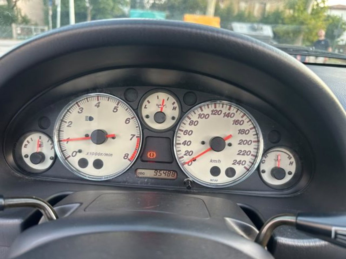 Mazda MX-5 1.6i 16V cat Trilogy (9)