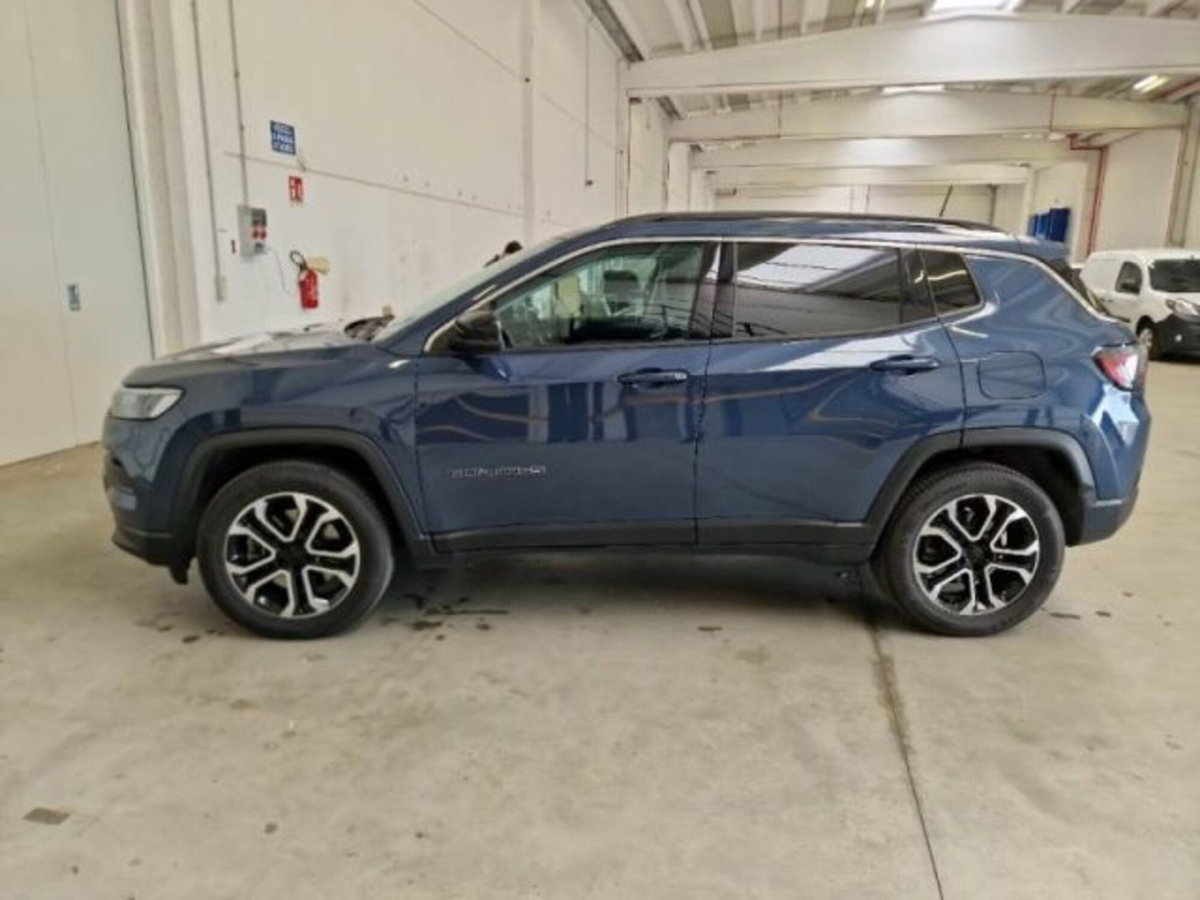 Jeep Compass 1.3 T4 190CV PHEV AT6 4xe Business Plus (3)