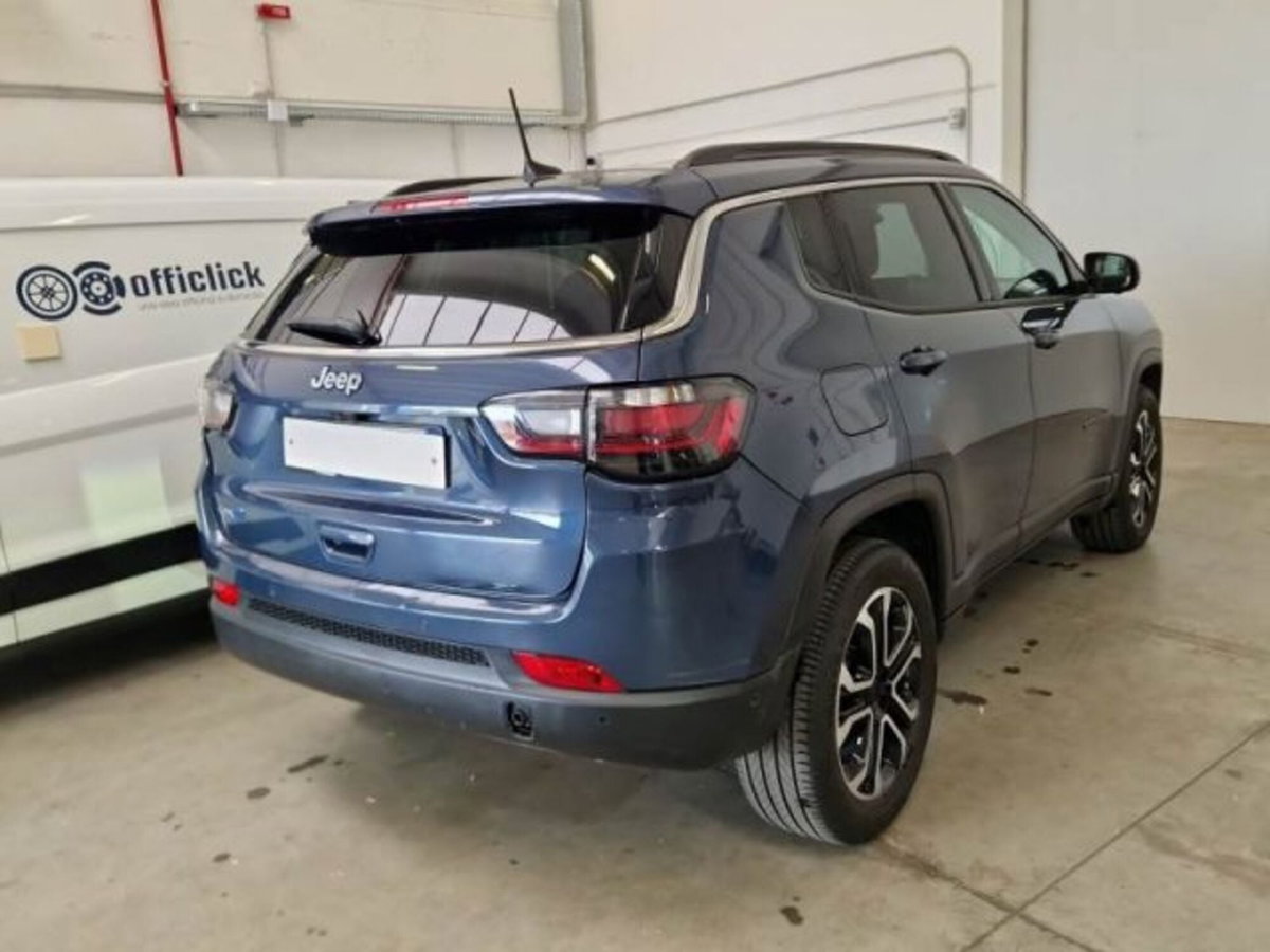 Jeep Compass 1.3 T4 190CV PHEV AT6 4xe Business Plus (4)