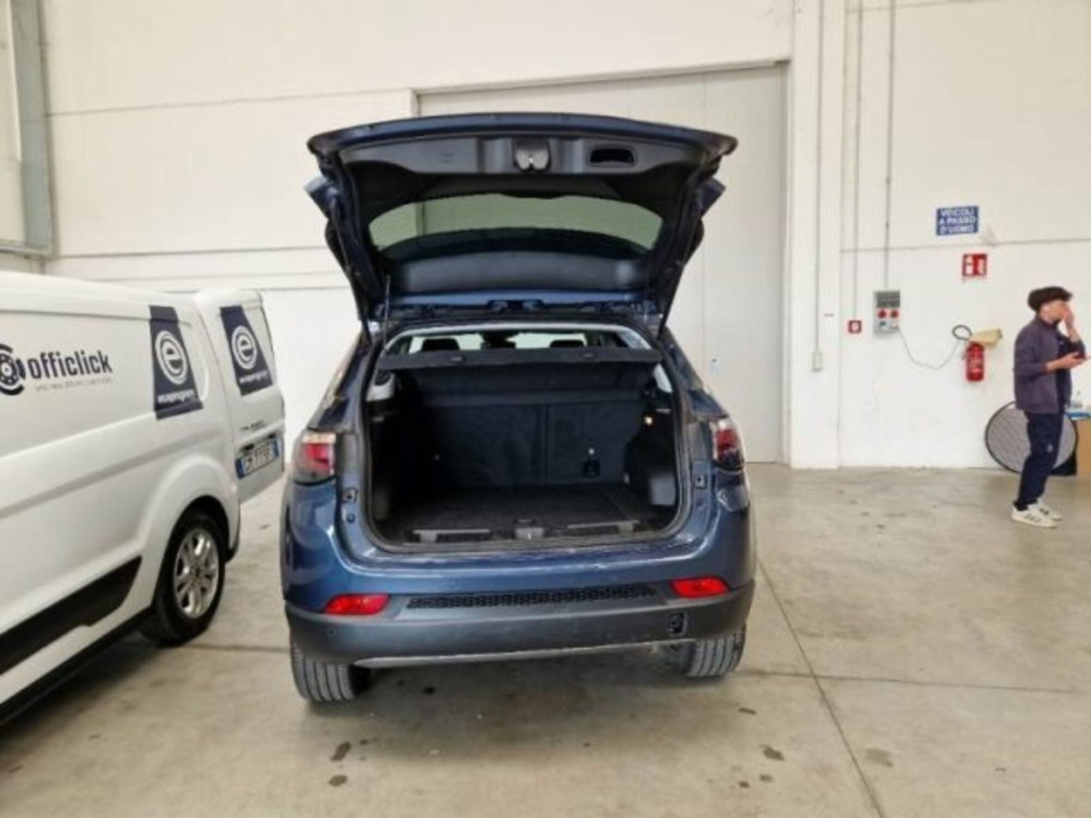 Jeep Compass 1.3 T4 190CV PHEV AT6 4xe Business Plus (6)