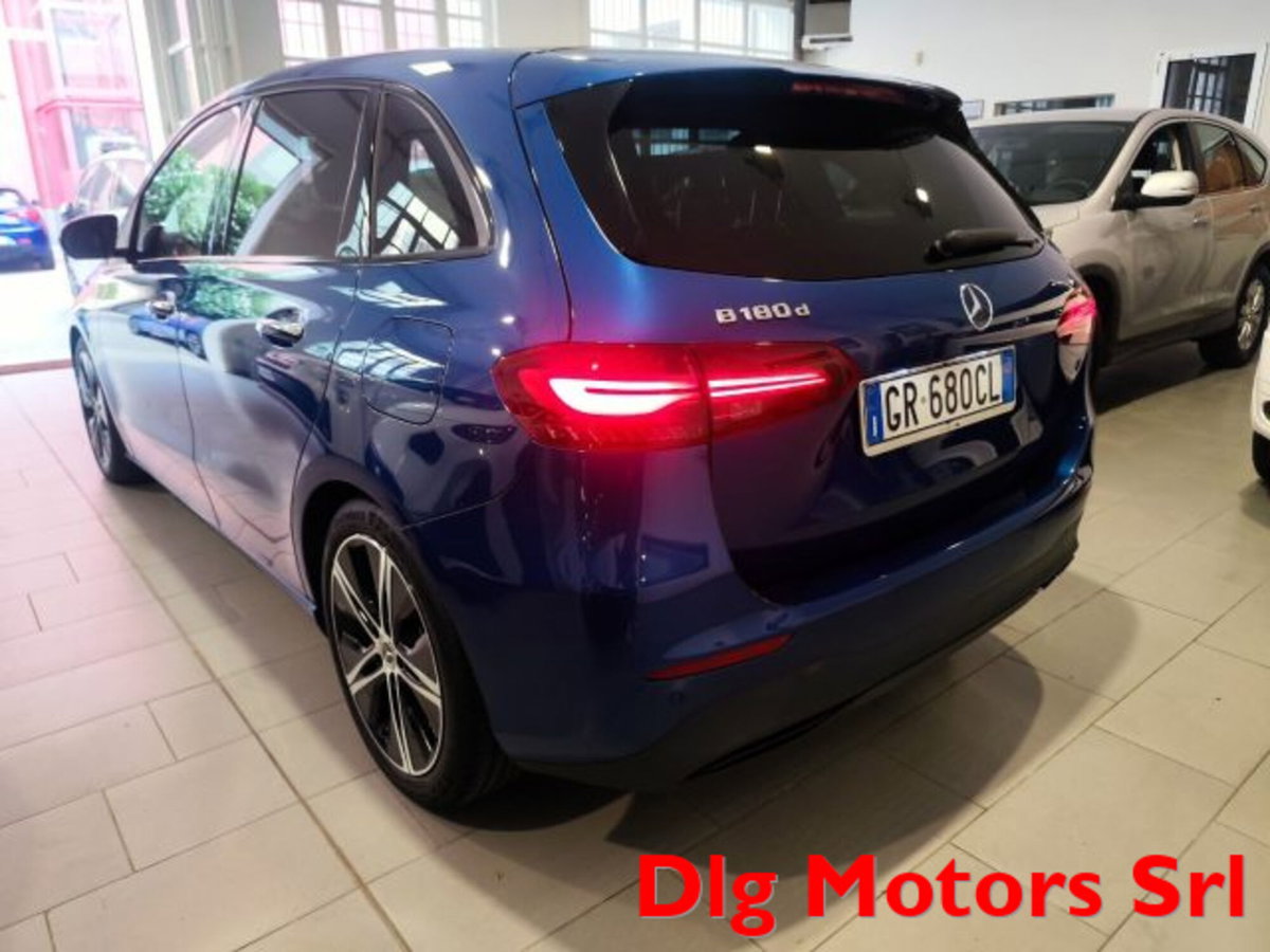 Mercedes-Benz Classe B 180 d AMG Line Premium Plus auto (6)
