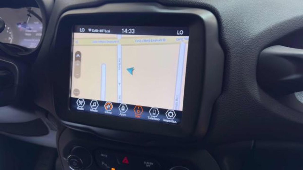 Jeep Renegade 1.6 Mjt 130 CV Limited (12)