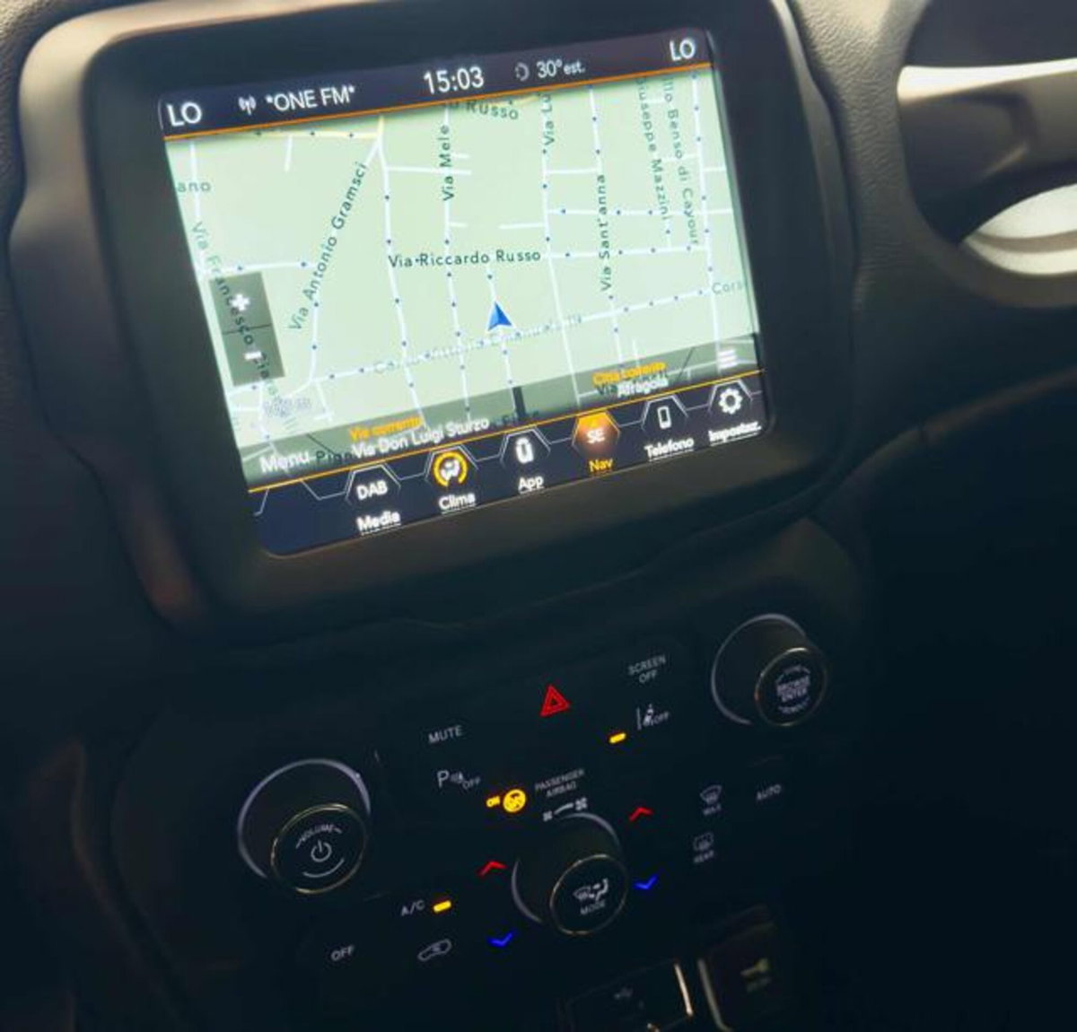 Jeep Renegade 1.6 Mjt 120 CV Limited (11)