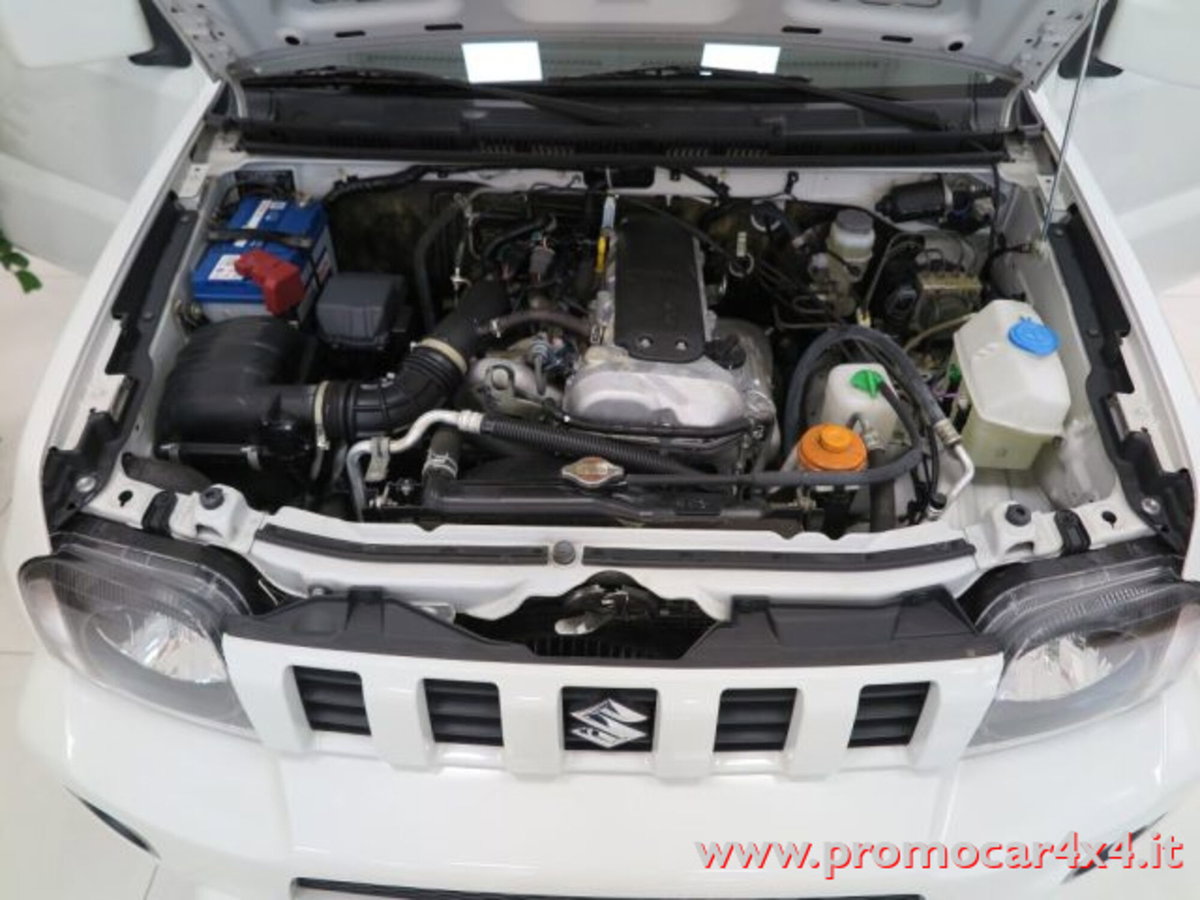 Suzuki Jimny 1.3 4WD Evolution (14)