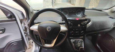 Lancia Ypsilon 1.2 69 CV 5 porte Elefantino (11)