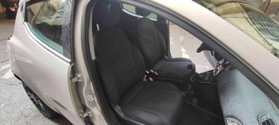 Lancia Ypsilon 1.2 69 CV 5 porte Elefantino (13)