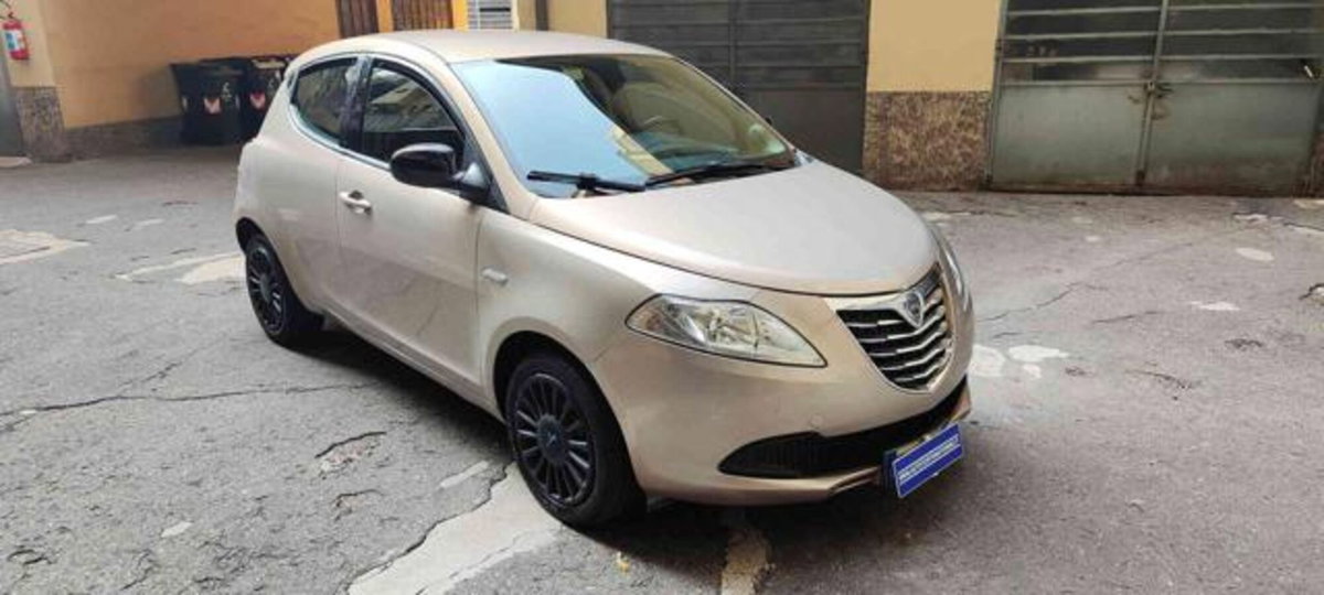 Lancia Ypsilon 1.2 69 CV 5 porte Elefantino (2)