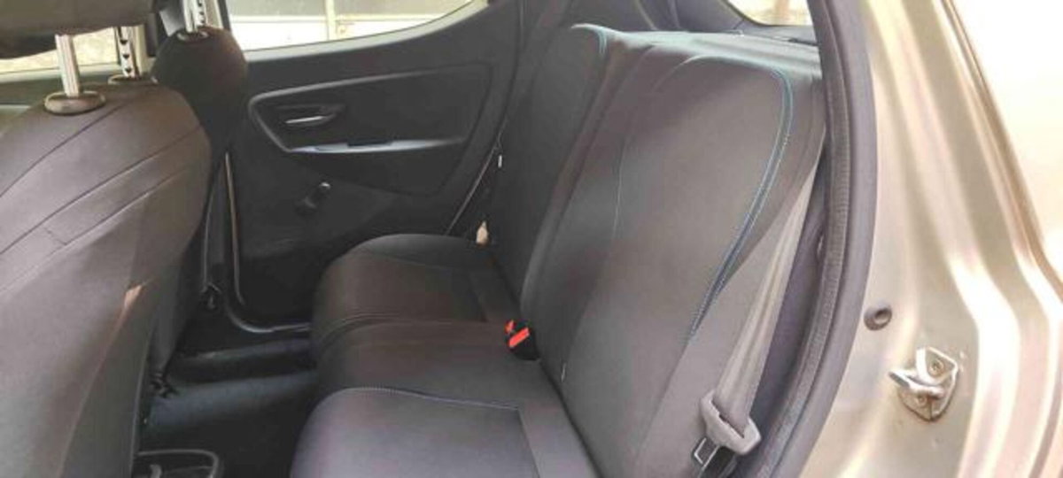 Lancia Ypsilon 1.2 69 CV 5 porte Elefantino (5)