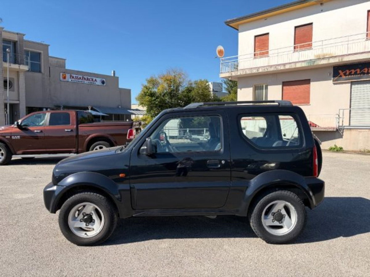 Suzuki Jimny 1.3i 16V cat 4WD JLX (4)