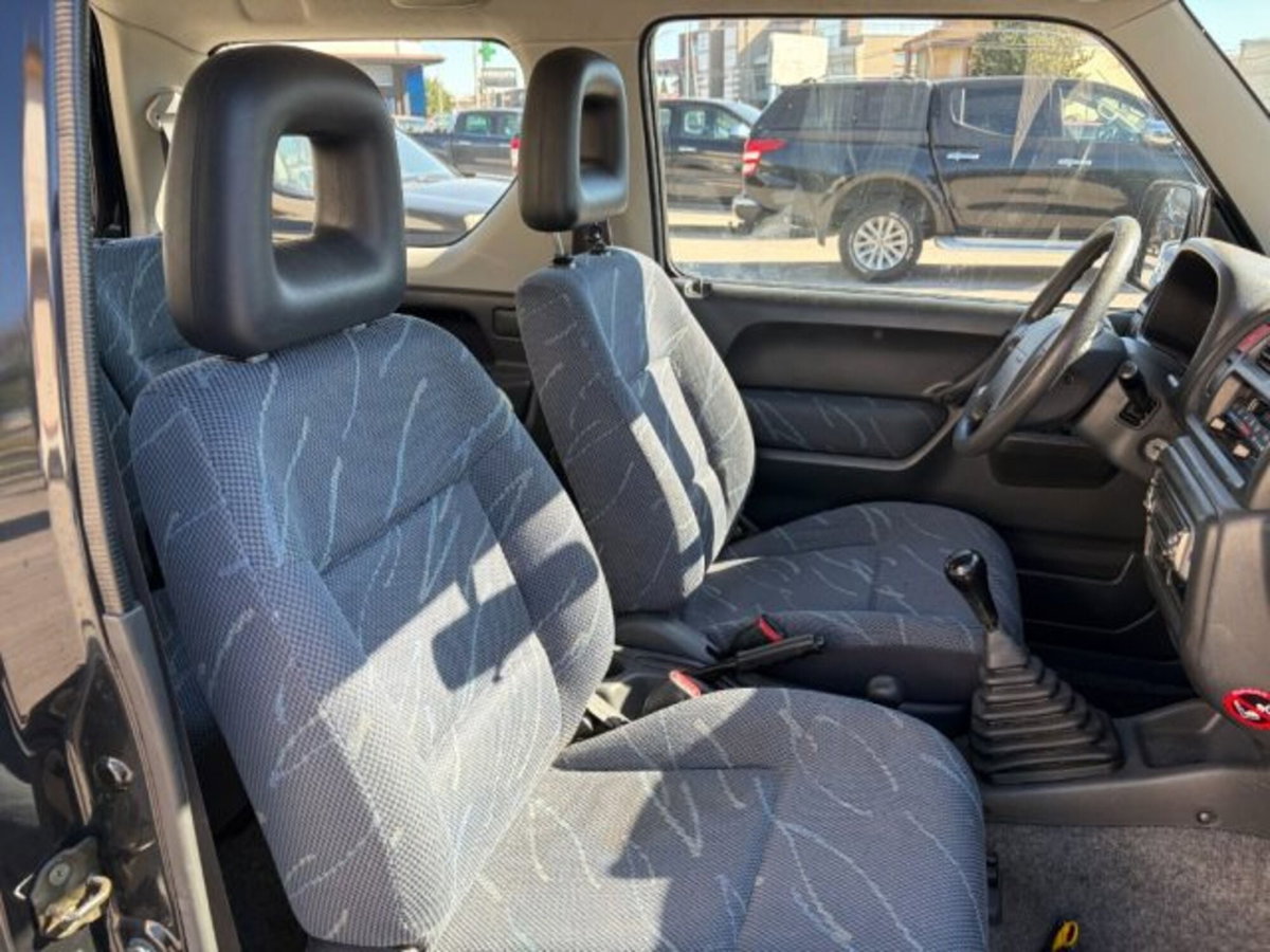 Suzuki Jimny 1.3i 16V cat 4WD JLX (9)