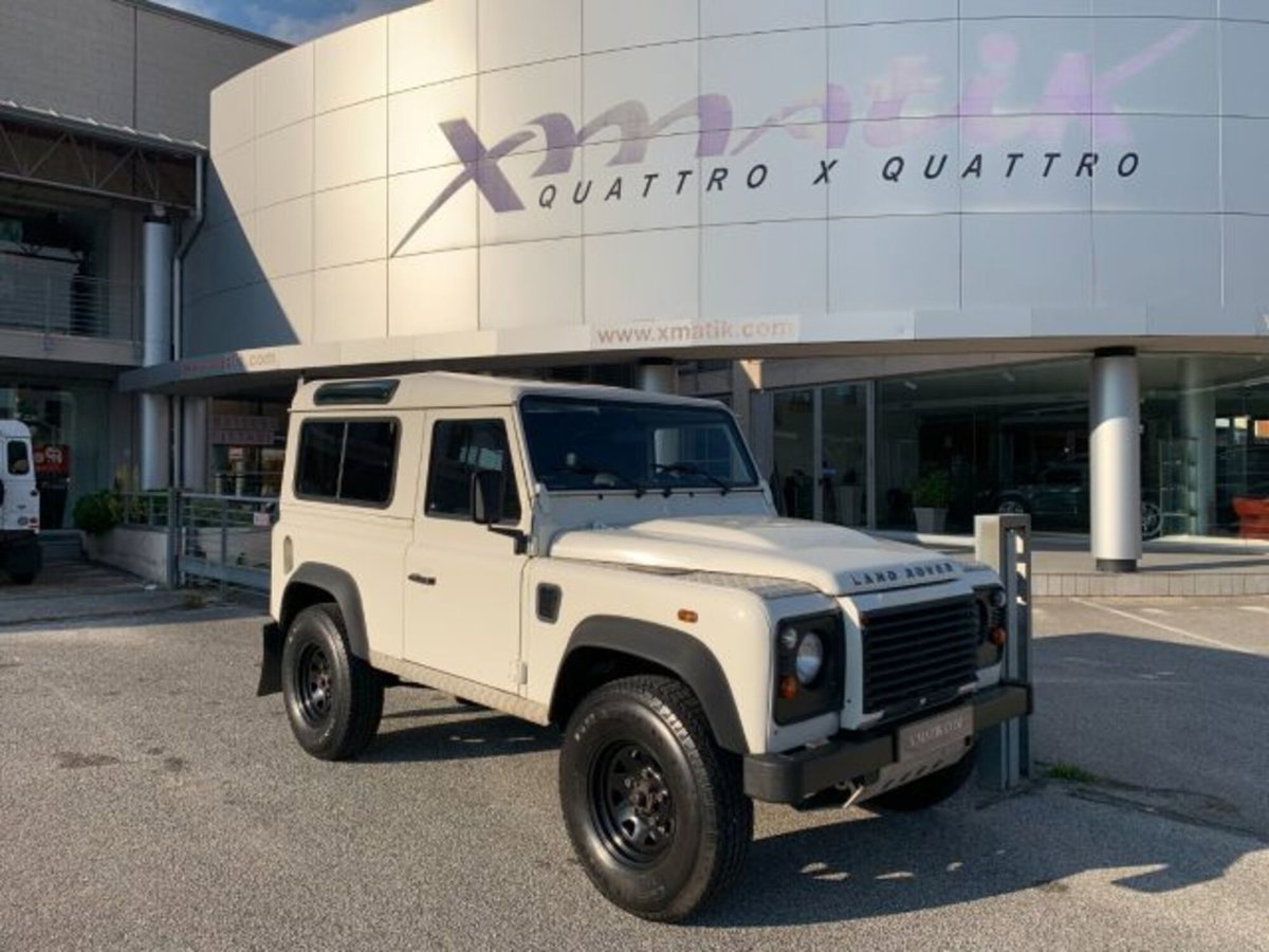 Land Rover Defender 90 2.4 TD4 Station Wagon S
