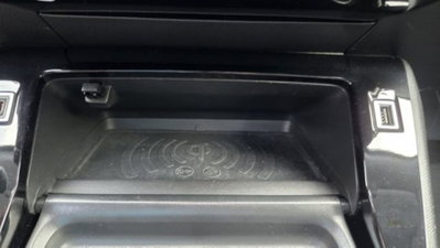Peugeot 2008 PureTech 100 S&S Allure Navi Pack (18)