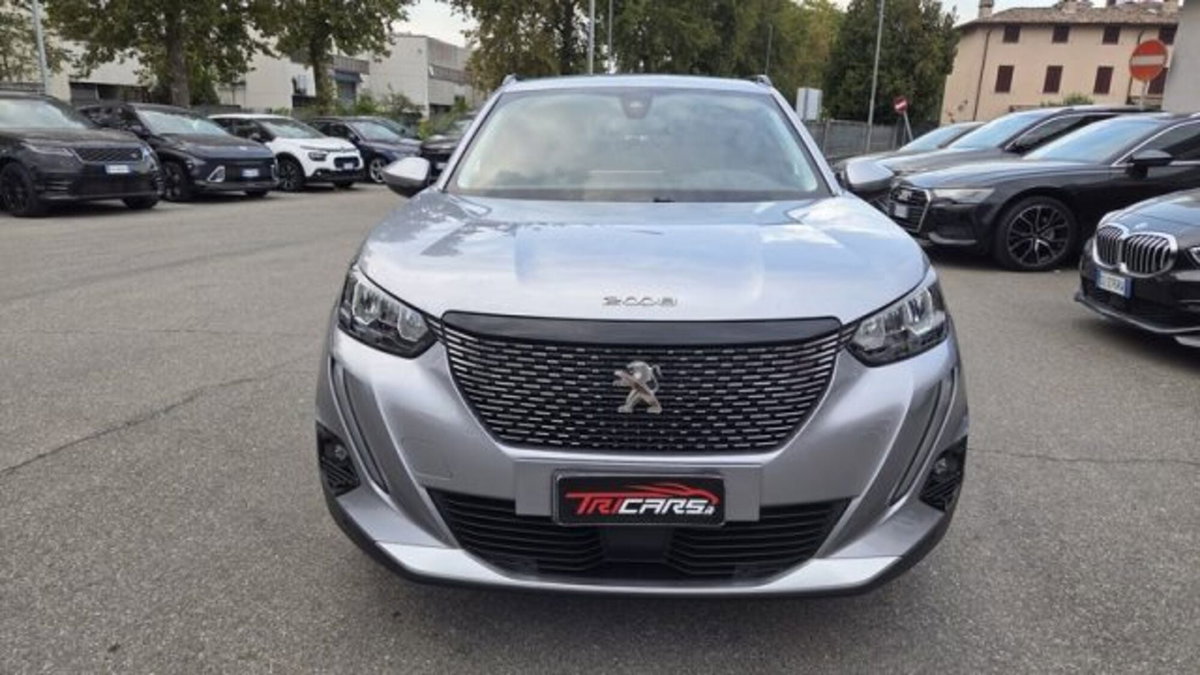 Peugeot 2008 PureTech 100 S&S Allure Navi Pack (2)