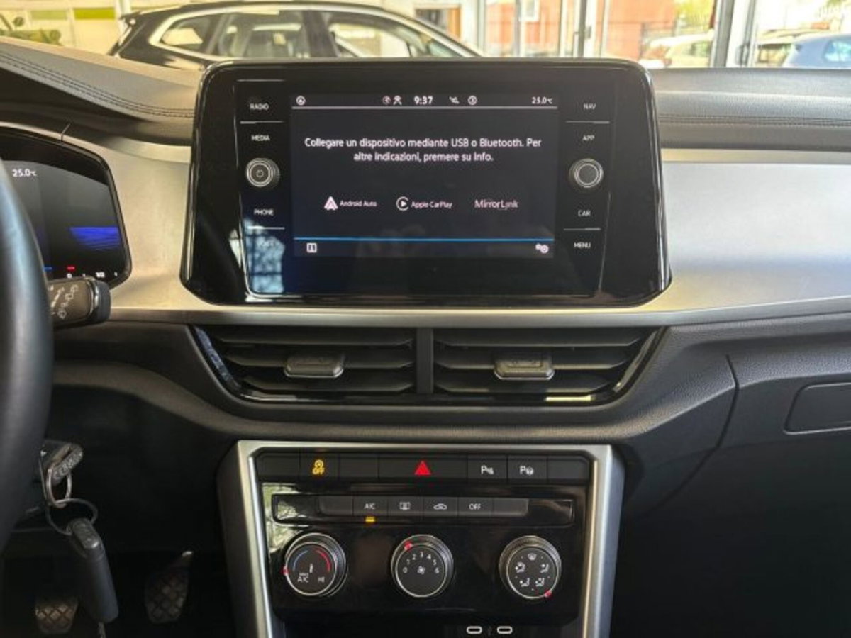 Volkswagen T-Roc 1.0 tsi Edition 110cv (14)