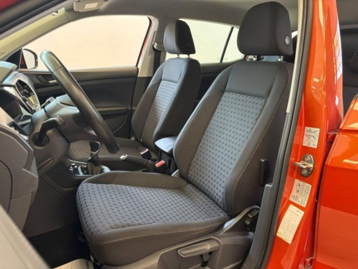 Volkswagen T-Cross 1.0 TSI 110 CV Sport (8)
