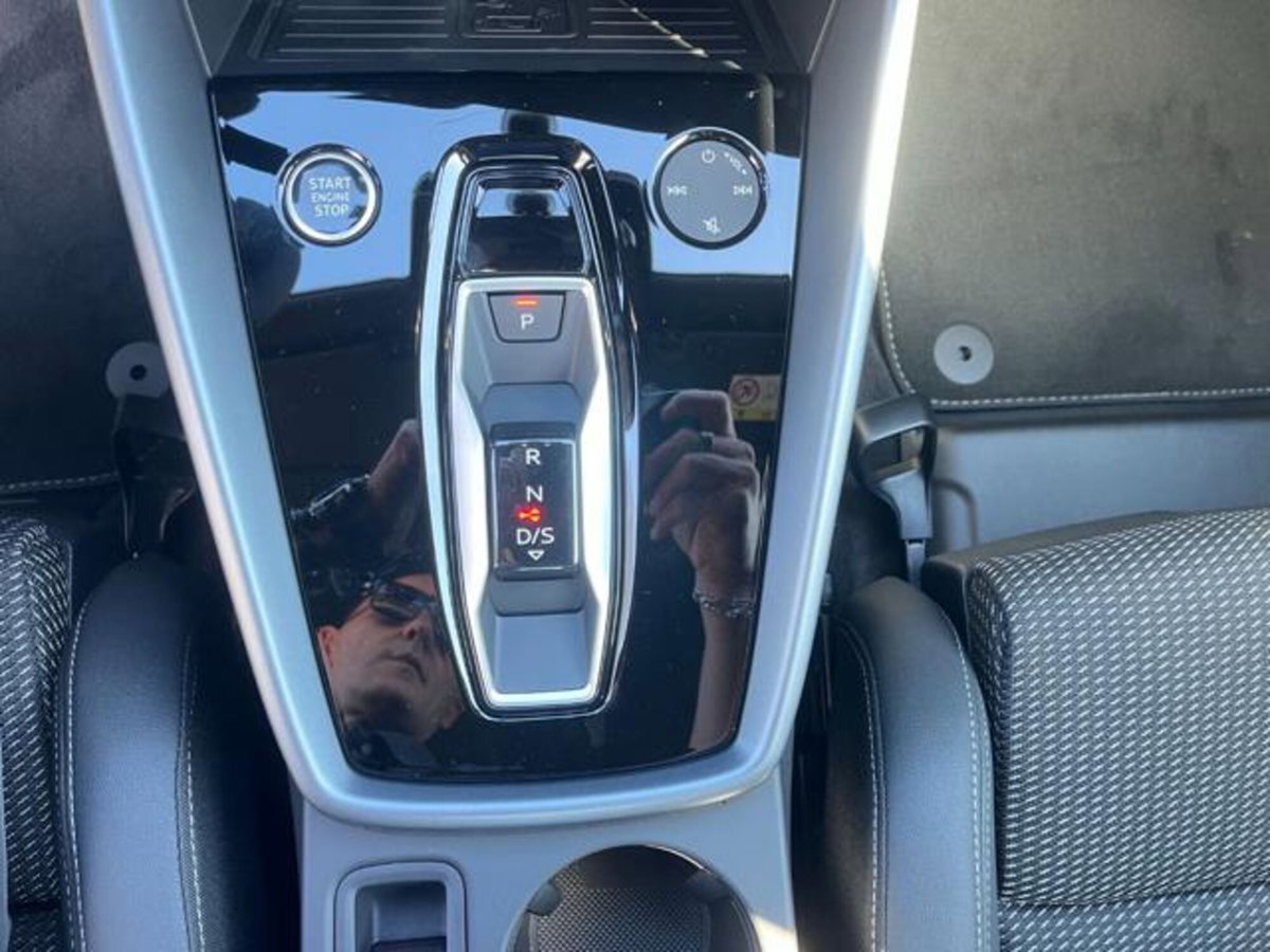 Audi A3 Sedan 35 TFSI S line edition (9)