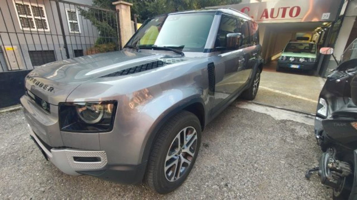 Land Rover Defender 110 2.0 si4 phev X-Dynamic SE awd 300cv auto