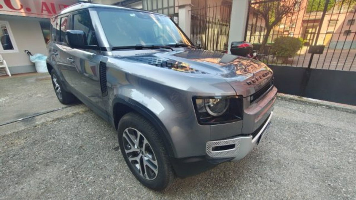 Land Rover Defender 110 2.0 si4 phev X-Dynamic SE awd 300cv auto (2)
