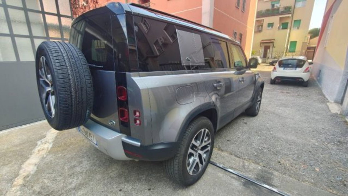 Land Rover Defender 110 2.0 si4 phev X-Dynamic SE awd 300cv auto (3)