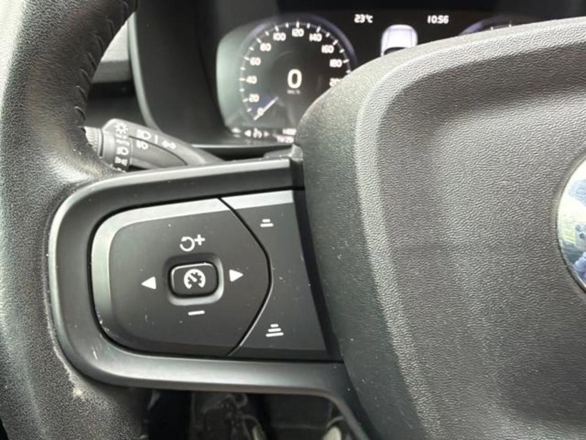Volvo XC40 T2 Geartronic Momentum Core (15)
