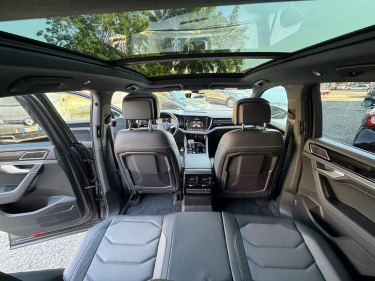 Volkswagen Touareg 3.0 V6 tdi scr R-Line Final Edition 286cv auto (12)